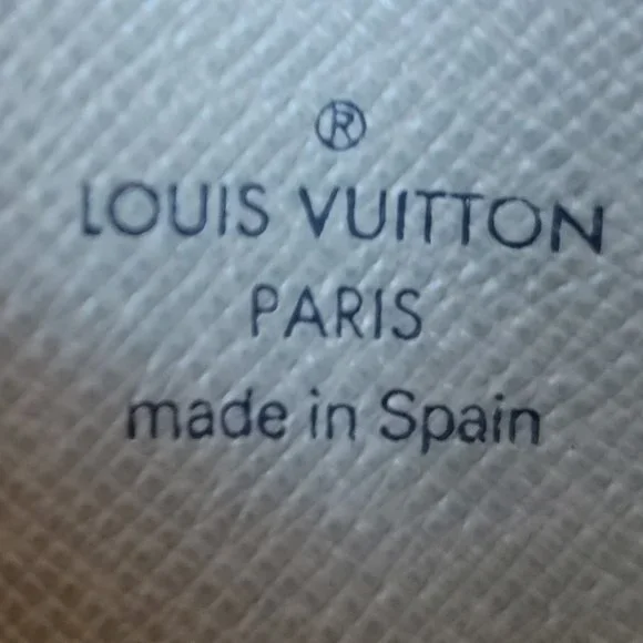 ❌❌SOLD ❌❌ Louis Vuitton Key Pouch Damier Azur - Picture 3 of 10